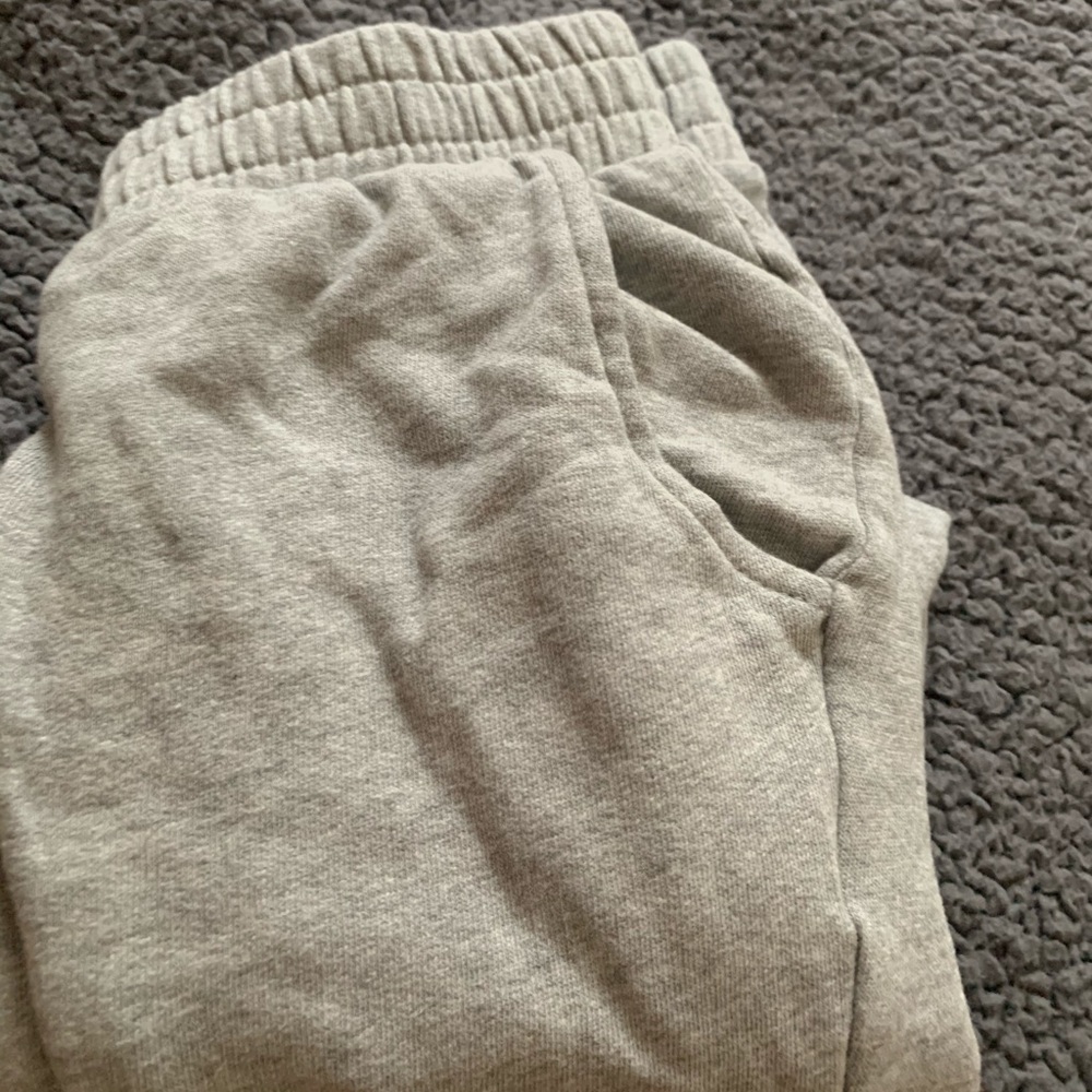 Gray cropped joggers